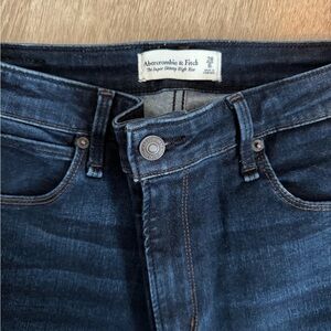 Abercrombie & Fitch women’s Dark Blue high rise skinny Jeans